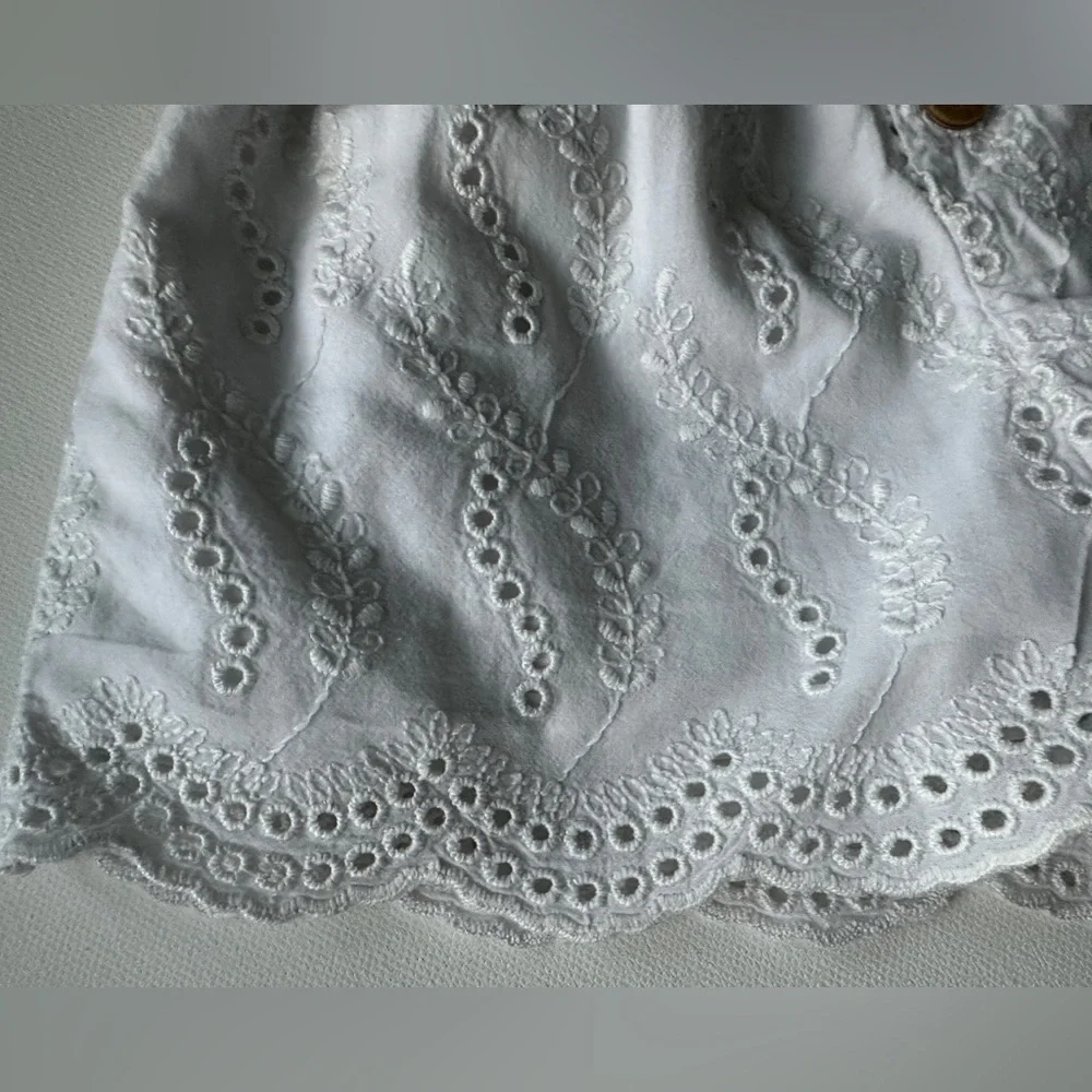 Zara girl’s High Waist White Shorts with Eyelet Pattern. Size 12-18M. - Picture 4 of 5